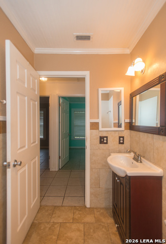 Image 18 of 28 For 10803 Green Hurst St