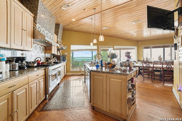 Image 8 of 32 For 1010 Village Shore Dr