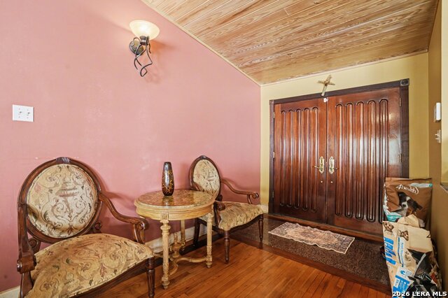 Image 9 of 32 For 1010 Village Shore Dr