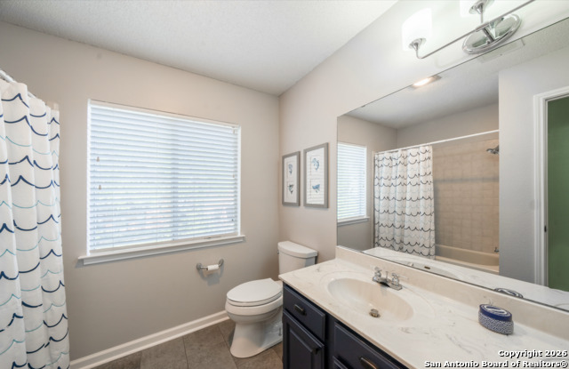 Image 18 of 22 For 2435 Pendant Oak