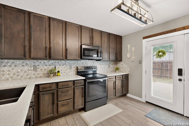 Image 13 of 40 For 10911 Rustic Spoke