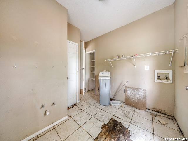 Image 16 of 25 For 120 Center Creek Drive