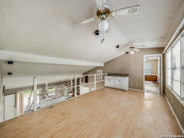 Image 19 of 25 For 120 Center Creek Drive