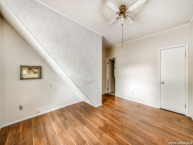 Image 21 of 25 For 120 Center Creek Drive