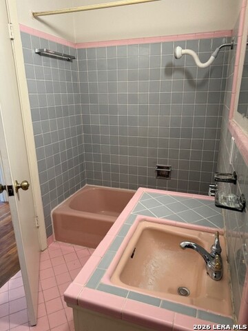 Image 10 of 14 For 539 Radiance Ave