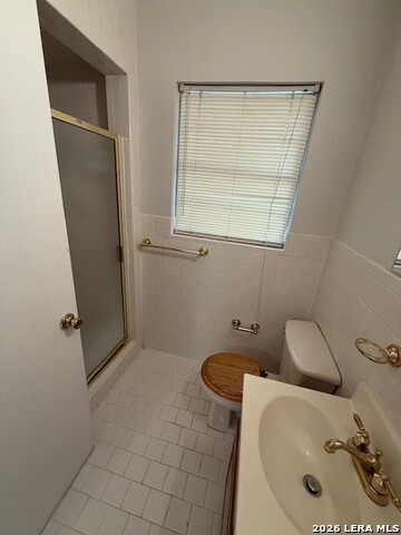 Image 8 of 14 For 539 Radiance Ave