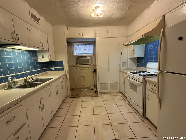 Image 11 of 36 For 374 Meredith