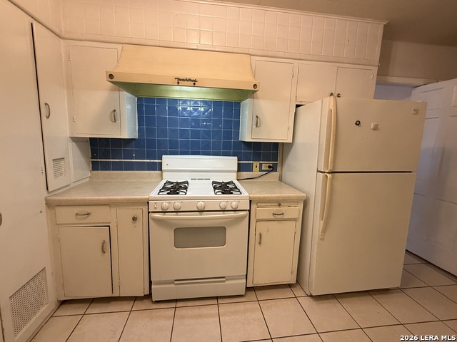 Image 12 of 36 For 374 Meredith