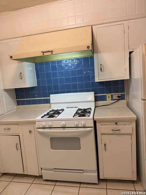 Image 13 of 36 For 374 Meredith