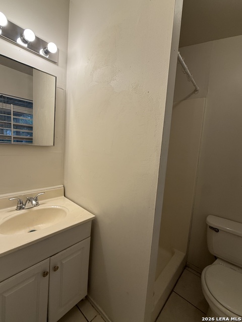 Image 21 of 36 For 374 Meredith