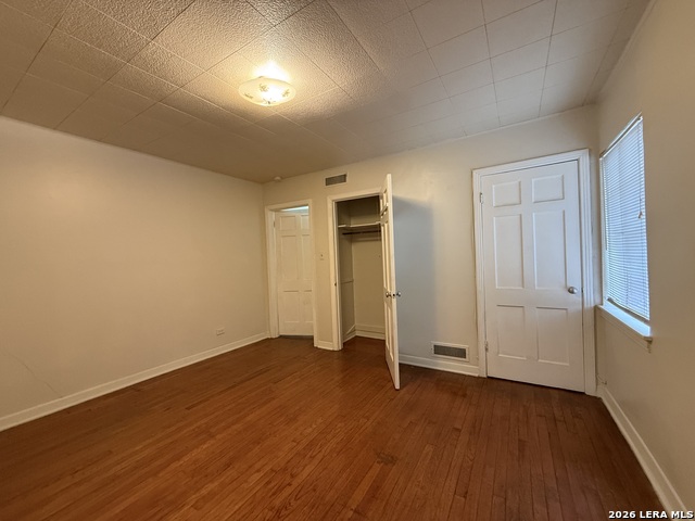 Image 22 of 36 For 374 Meredith