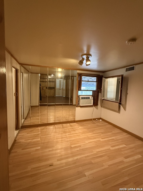 Image 24 of 36 For 374 Meredith