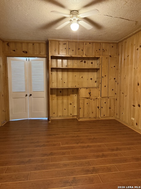 Image 27 of 36 For 374 Meredith