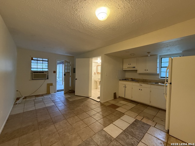 Image 31 of 36 For 374 Meredith