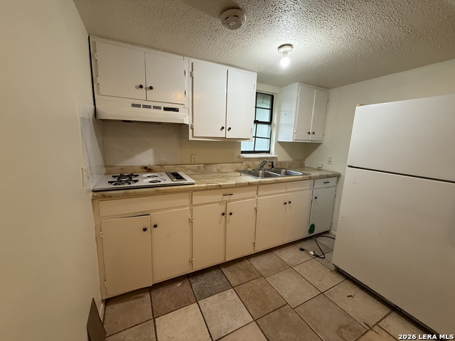 Image 32 of 36 For 374 Meredith