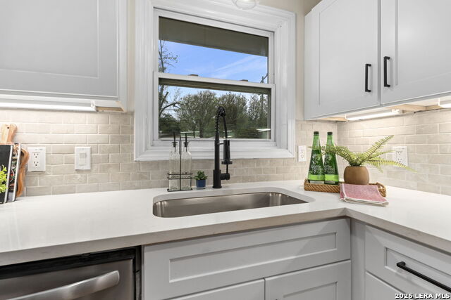 Image 12 of 33 For 339 Springwood Ln