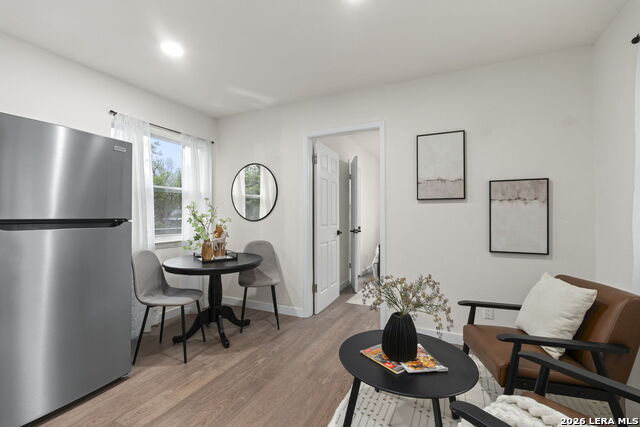 Image 20 of 33 For 339 Springwood Ln