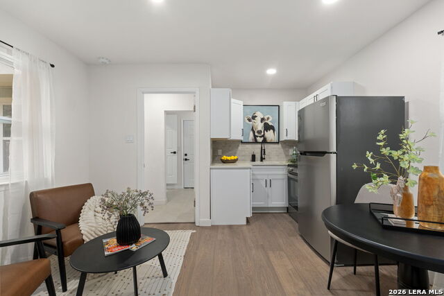 Image 21 of 33 For 339 Springwood Ln