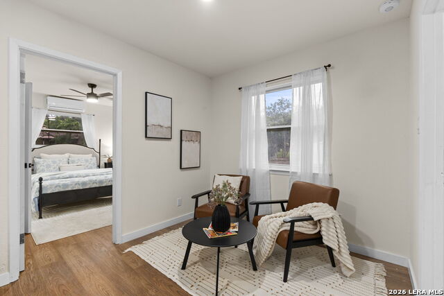 Image 23 of 33 For 339 Springwood Ln