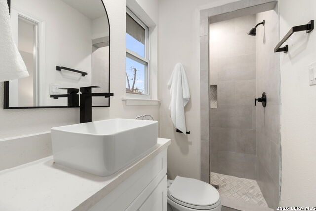 Image 25 of 33 For 339 Springwood Ln