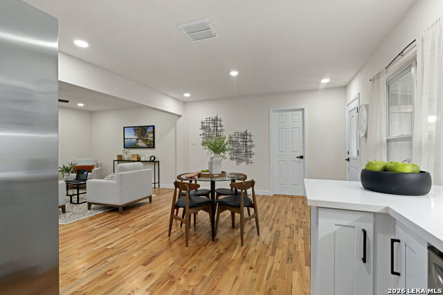 Image 5 of 33 For 339 Springwood Ln