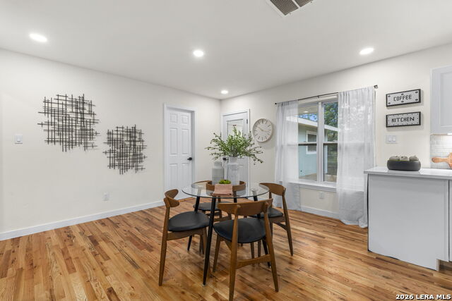 Image 8 of 33 For 339 Springwood Ln