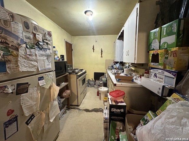 Image 6 of 15 For 3130 Golden Ave