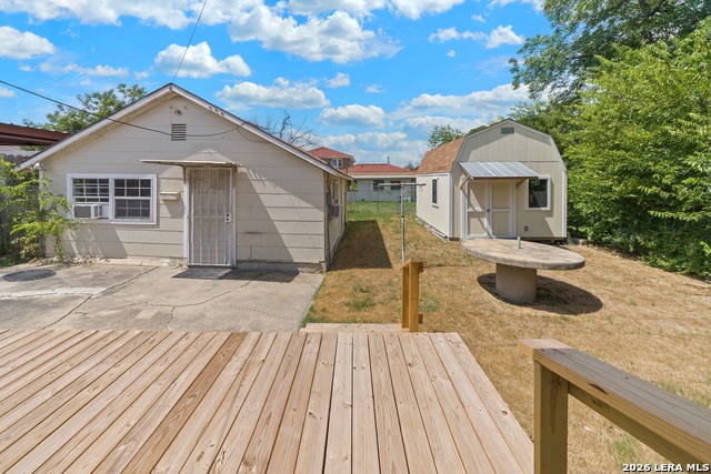 Image 23 of 34 For 1321 Waverly Ave