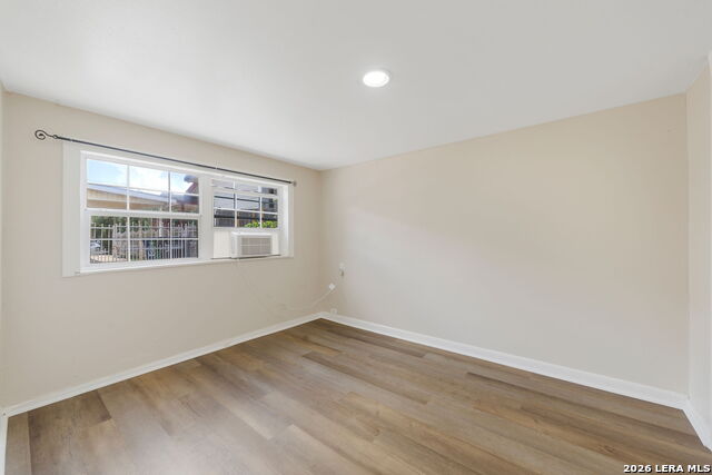 Image 27 of 34 For 1321 Waverly Ave