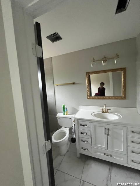 Listing photo id 1 for 763 Ceylon St N