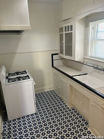 Image 6 of 8 For 1037 Magnolia Ave W