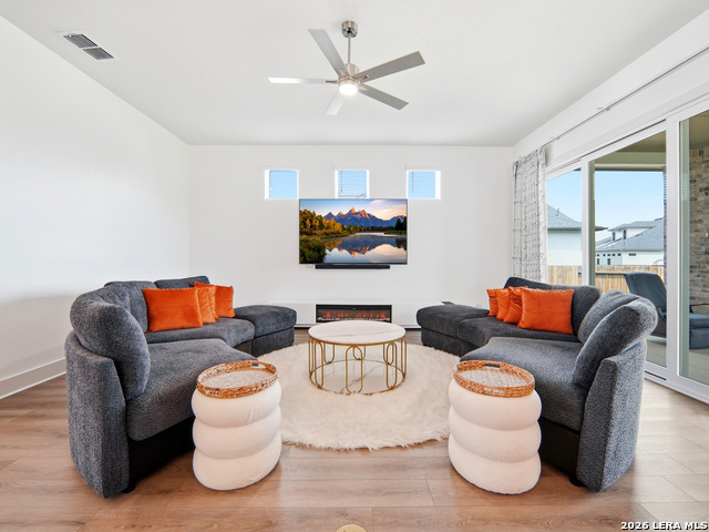 Image 5 of 63 For 532 Caliban  