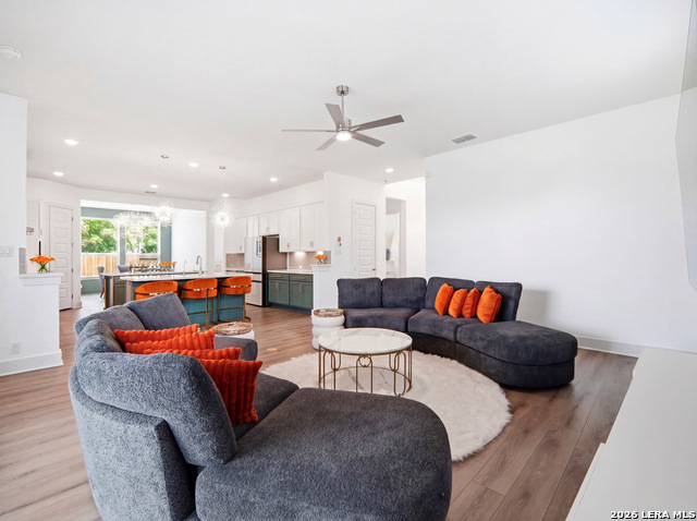 Image 7 of 63 For 532 Caliban  