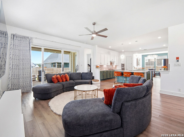 Image 9 of 63 For 532 Caliban  