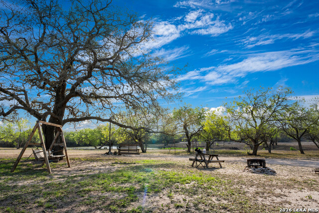 Listing photo id 36 for 208 Well Pad Rd