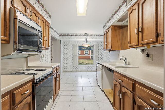 Image 16 of 31 For 10315 Luzon Dr