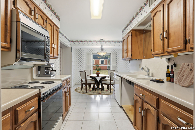 Image 3 of 31 For 10315 Luzon Dr