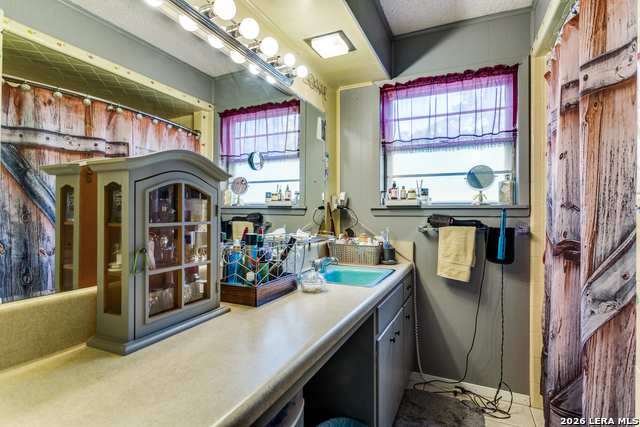 Image 24 of 38 For 8910 Forest Trl