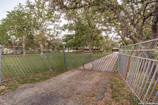 Image 36 of 38 For 8910 Forest Trl