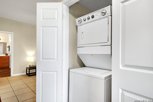 Image 18 of 47 For 6160 Eckhert  Apt 1721