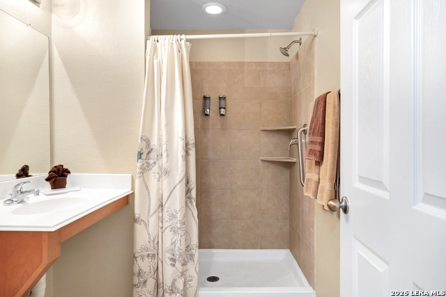 Image 30 of 47 For 6160 Eckhert  Apt 1721