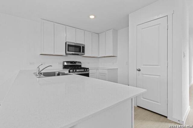 Image 13 of 22 For 12811 Kathleen St