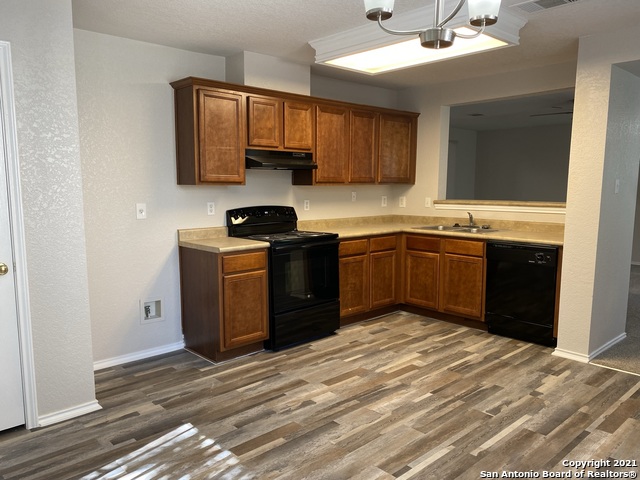 Image 4 of 13 For 511 Mathis Meadows