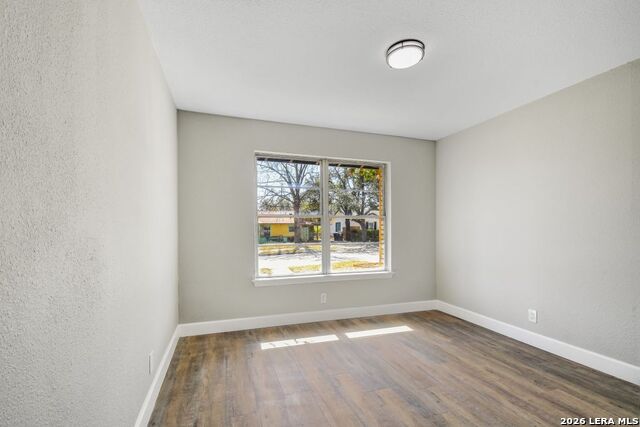 Image 22 of 27 For 411 Millwood Ln