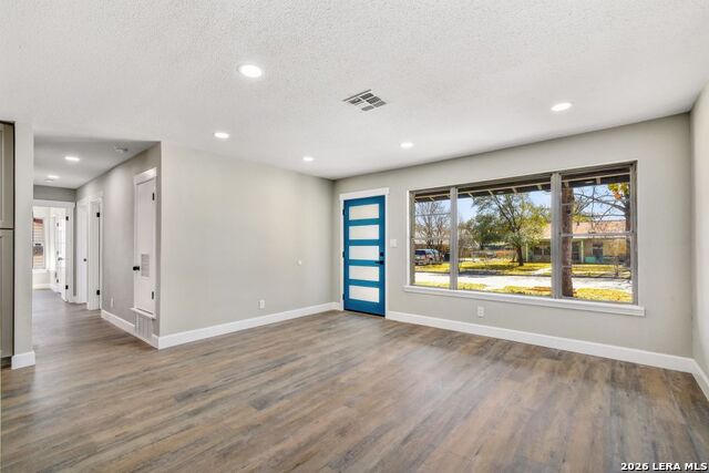 Image 6 of 27 For 411 Millwood Ln