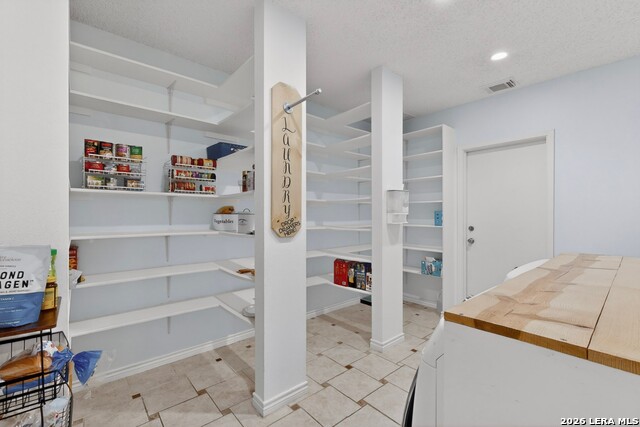 Image 32 of 40 For 11329 Redlands Park Dr