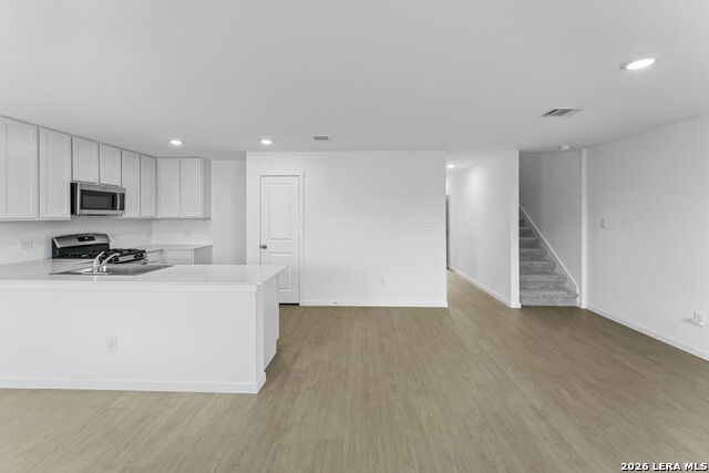 Image 2 of 30 For 12727 Kathleen St