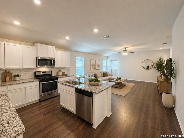 Image 2 of 25 For 3518 Copper Riv