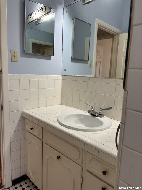 Image 20 of 29 For 1021 Alamo S