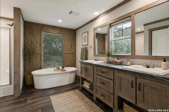 Image 14 of 30 For 750 Regina Dr